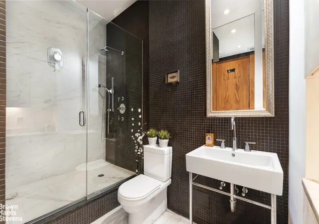 Photo 4 of House for sale at 310 E 46th Street #4N, New York, NY 10017 | MLS# RLS20038127 | Listing updated on 2026-01-22