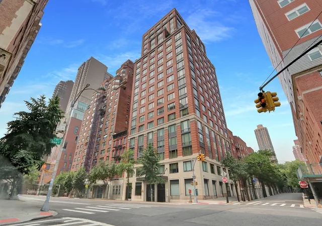 3rd image of 90 E End Ave, New York, NY 10028