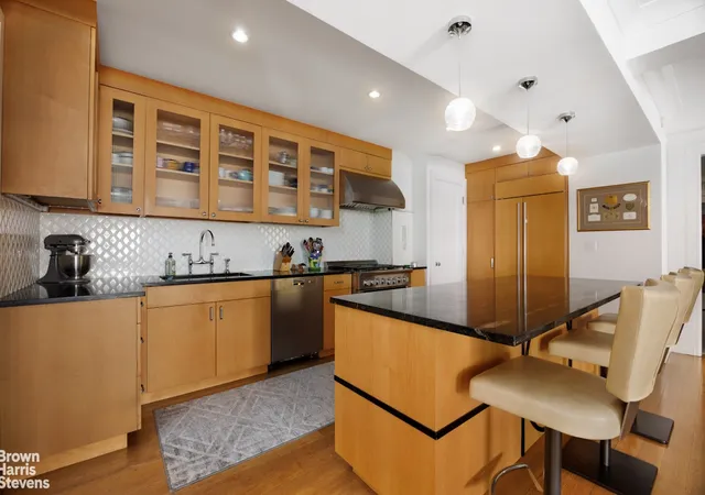 Photo 2 of Sale Pending at 60 Gramercy Park N #5CD, New York, NY 10010 | MLS# RLS20038712 | Listing updated on 2026-01-21