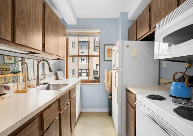 Photo 2 of Condo for sale at 235 E 49th Street #6F, New York, NY 10017 | MLS# RLS20038756 | Listing updated on 2025-12-14