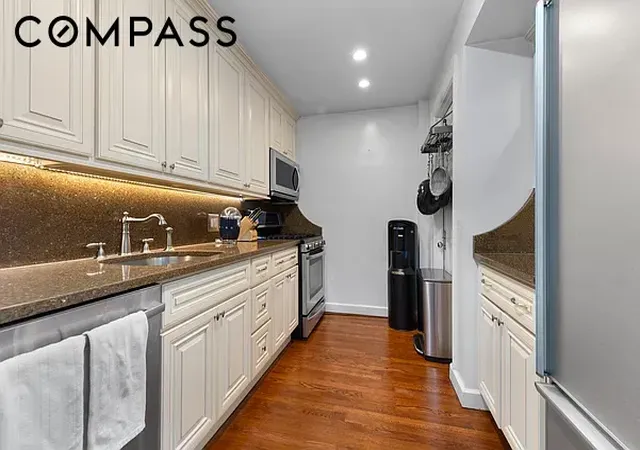 4th image of 1 W 67Th St #2M, New York City, NY 10023 | MLS# RLS20039054