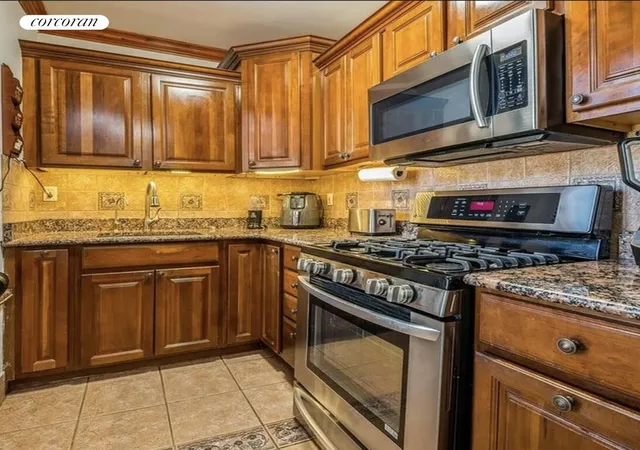 2nd image of 581 Academy St #4B, New York, NY 10034 | MLS# RLS20039475