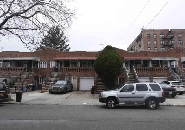 2nd image of 1258 E 98th St, New York City, NY 11236 | MLS# RLS20039699
