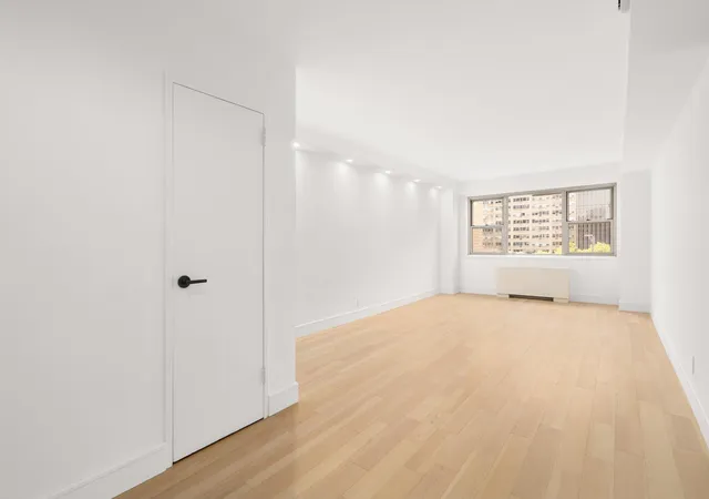3rd image of 321 E 48Th St #11H, New York, NY 10017 | MLS# RLS20039774