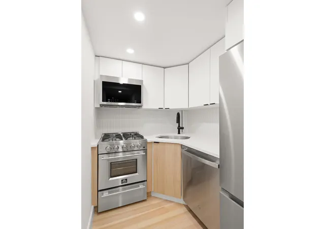 4th image of 321 E 48Th St #11H, New York, NY 10017 | MLS# RLS20039774