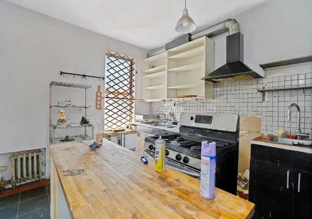 Photo 4 of House for sale at 296 Grand St, Brooklyn, NY 11211 | MLS# RLS20040224 | Listing updated on 2025-10-23