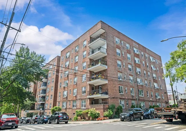 2nd image of 3299 Cambridge Ave #8J, New York City, NY 10463 | MLS# RLS20040523