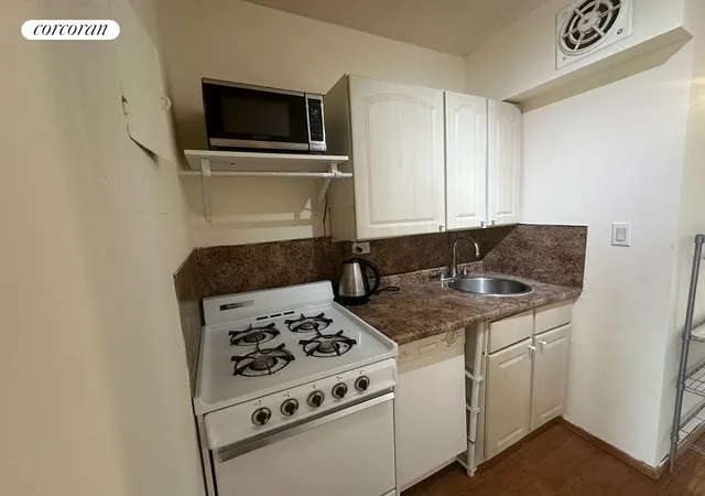 5th image of 150-38 Union Turnpike #1N, Flushing, NY 11367 | MLS# RLS20040782