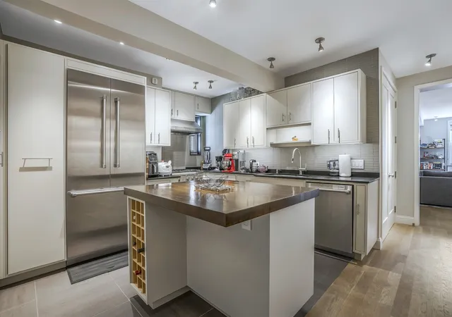 Listing Photo 5 - Condo for sale in building located at 310 W 55Th St, New York City, NY 10019 - Unit #5BC