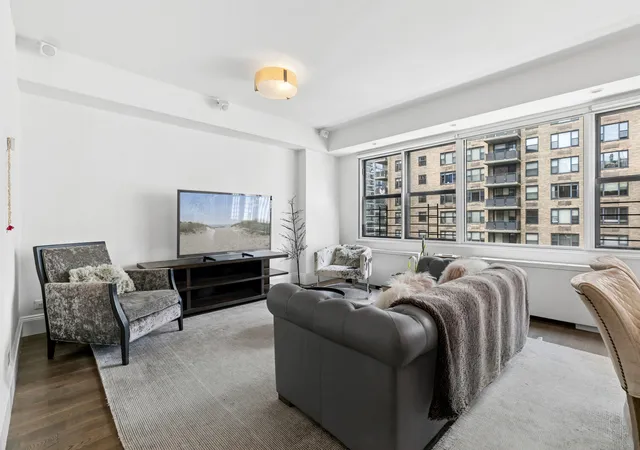 2nd image of 305 E 40Th St #20CD, New York City, NY 10016 | MLS# RLS20041077