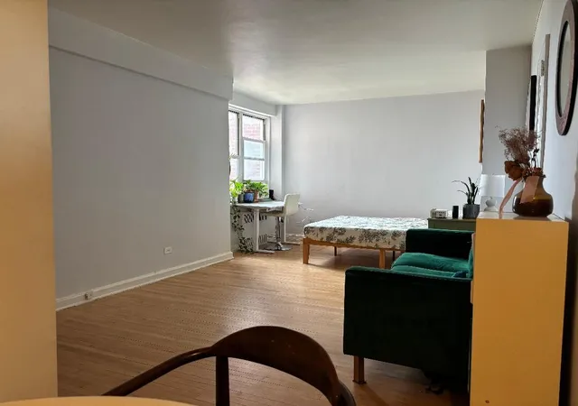 Photo 2 of Condo for sale at 39 20 52nd St #5E, Woodside, NY 11377 | MLS# RLS20041344 | Listing updated on 2025-08-28