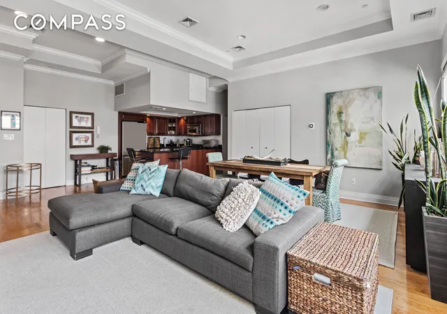 Photo 2 of Sale Pending at 25 Murray St #8F, New York, NY 10007 | MLS# RLS20041718 | Listing updated on 2025-12-12