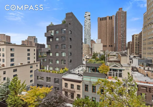 Photo 3 of Sale Pending at 25 Murray St #8F, New York, NY 10007 | MLS# RLS20041718 | Listing updated on 2025-12-12