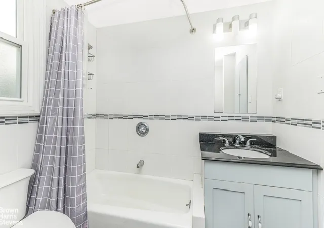 2nd image of 4601 Henry Hudson Pkwy, Bronx, NY 10471