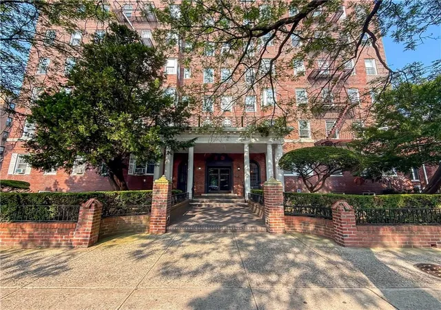 Photo 1 of Sale Pending at 1500 Ocean Pkwy #4G, Brooklyn, NY 11230 | MLS# RLS20041909 | Listing updated on 2026-05-15