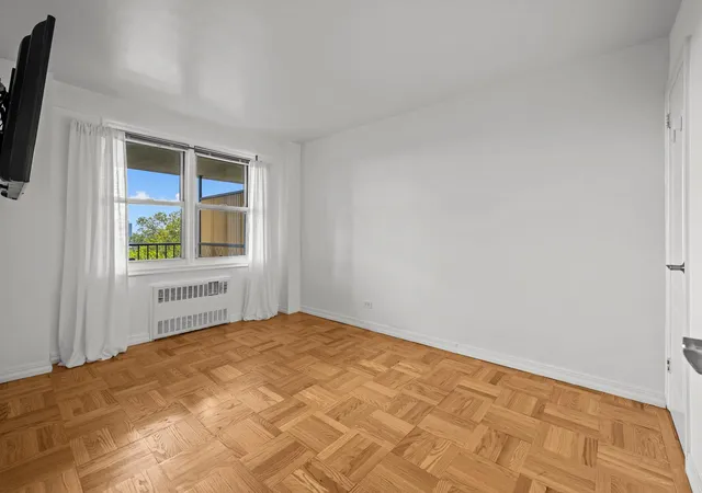 Photo 4 of House for sale at 4555 Henry Hudson Pkwy #908, Bronx, NY 10471 | MLS# RLS20042846 | Listing updated on 2026-01-10