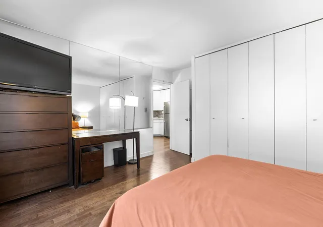 3rd image of 333 E 45Th St #16A, New York, NY 10017 | MLS# RLS20043216