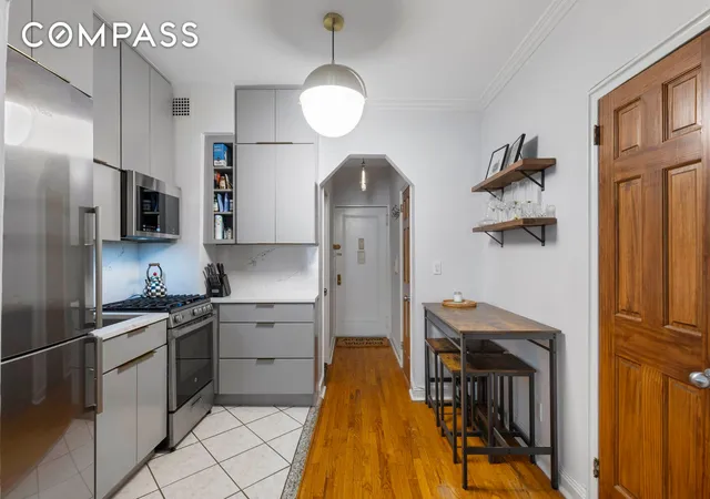 Listing Photo 4 - Condo for sale in building located at 242 E 87Th St, New York, NY 10128 - Unit #2B
