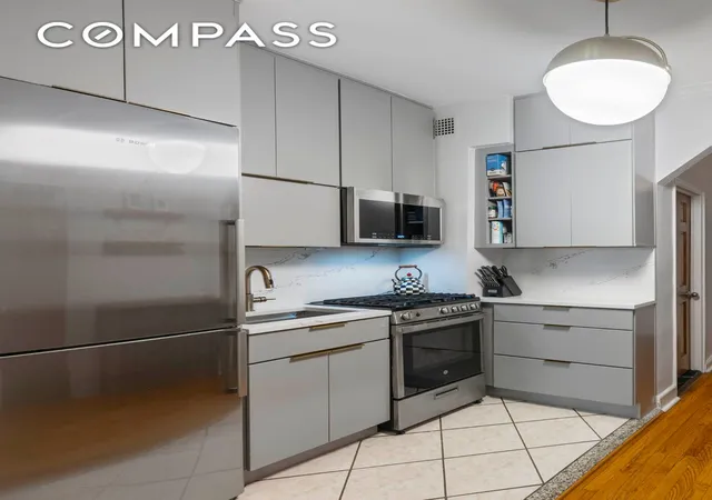 Listing Photo 5 - Condo for sale in building located at 242 E 87Th St, New York, NY 10128 - Unit #2B
