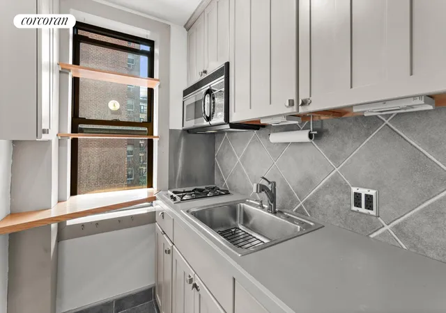 Listing Photo 5 - Condo for sale in 140 East 28th Owners Corp. located at 140 E 28Th St, New York, NY 10016 - Unit #5A