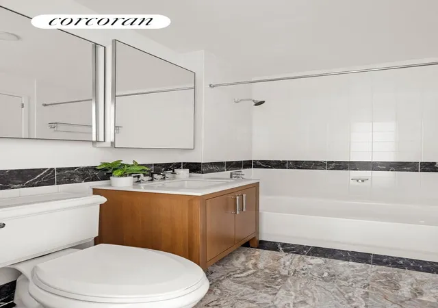 Photo 3 of House for sale at 425 Main St #PH2E, New York City, NY 10044 | MLS# RLS20043763 | Listing updated on 2026-05-18