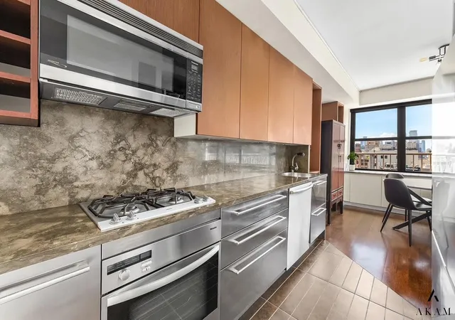Photo 3 of House for sale at 7 E 14th Street #21D, New York, NY 10003 | MLS# RLS20043883 | Listing updated on 2025-10-20