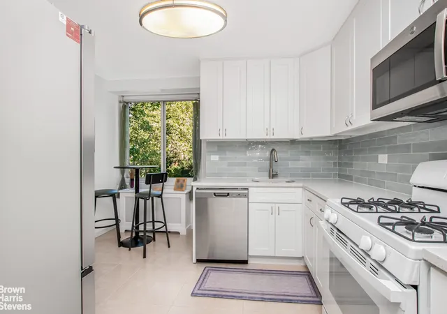 4th image of 3333 Henry Hudson Pkwy #2R, New York City, NY 10463 | MLS# RLS20044085