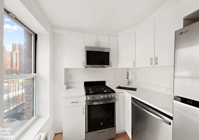 Photo 1 of Multi family home for sale at 352 E 19th Street, New York, NY 10003 | MLS# RLS20044226 | Listing updated on 2026-01-06