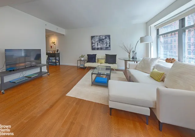 Photo 4 of House for sale at 100 W 58Th St #5B, New York, NY 10019 | MLS# RLS20044241 | Listing updated on 2026-08-03