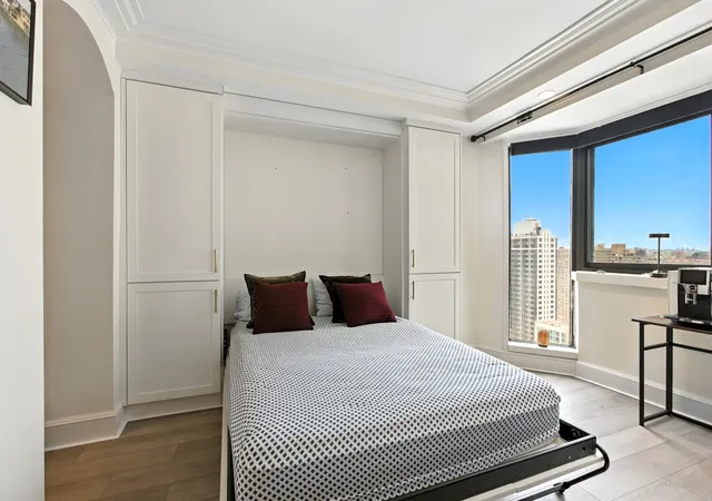 Photo 4 of House for sale at 1725 York Ave #33H, New York, NY 10128 | MLS# RLS20044357 | Listing updated on 2026-03-08