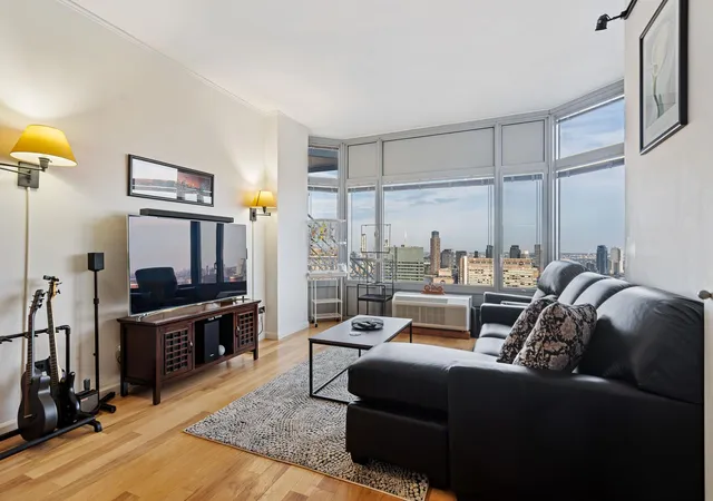 Photo 2 of House for sale at 200 E 32nd Street #32-A, New York, NY 10016 | MLS# RLS20044516 | Listing updated on 2026-01-14