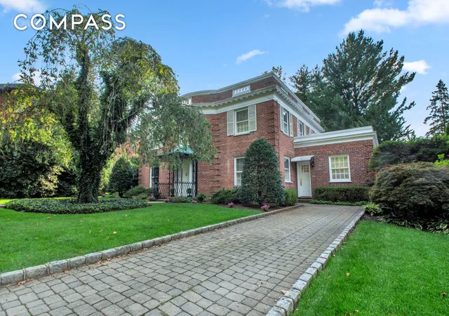 1st image of 142 Bertha Pl, Staten Island, NY 10301 | MLS# RLS20044750