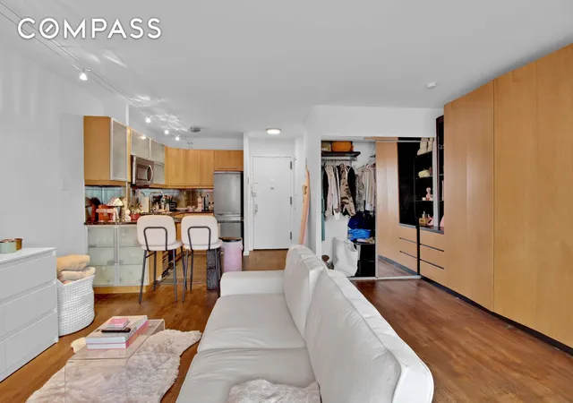 Photo 3 of House for sale at 408 8th Avenue #8B, New York, NY 10001 | MLS# RLS20044768 | Listing updated on 2026-01-21