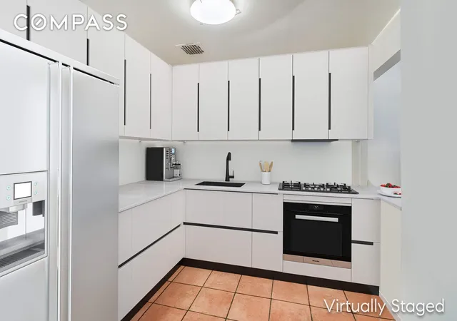 Photo 4 of Sale Pending at 170 E 88th Street #6D, New York City, NY 10128 | MLS# RLS20044808 | Listing updated on 2026-07-30