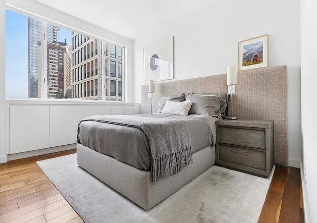 5th image of 30 W 61St St, New York City, NY 10023