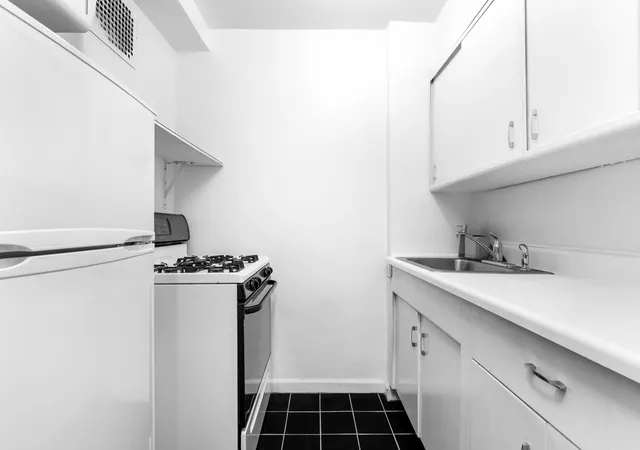 Photo 4 of House for sale at 415 E 85th Street #1A, New York, NY 10028 | MLS# RLS20045163 | Listing updated on 2026-04-24