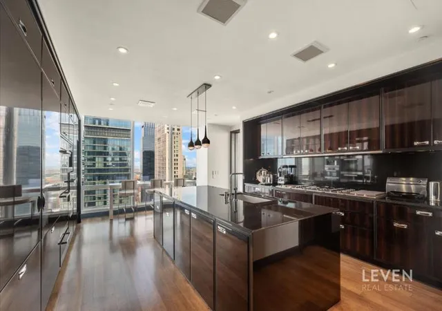 Photo 4 of House for sale at 157 W 57Th St #46A, New York, NY 10019 | MLS# RLS20045275 | Listing updated on 2026-01-04
