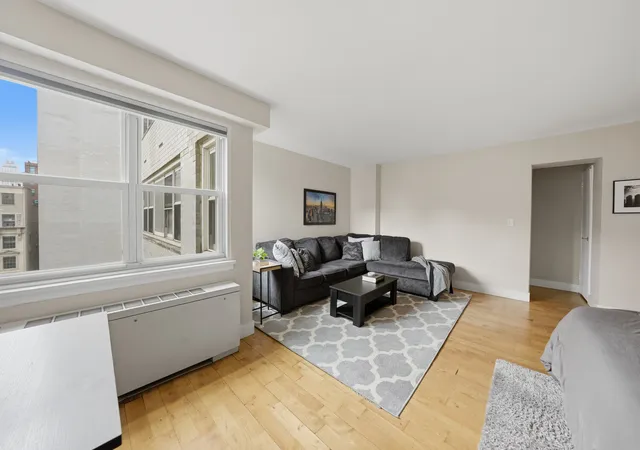 3rd image of 101 W 12Th St #9Z, New York, NY 10011 | MLS# RLS20045302