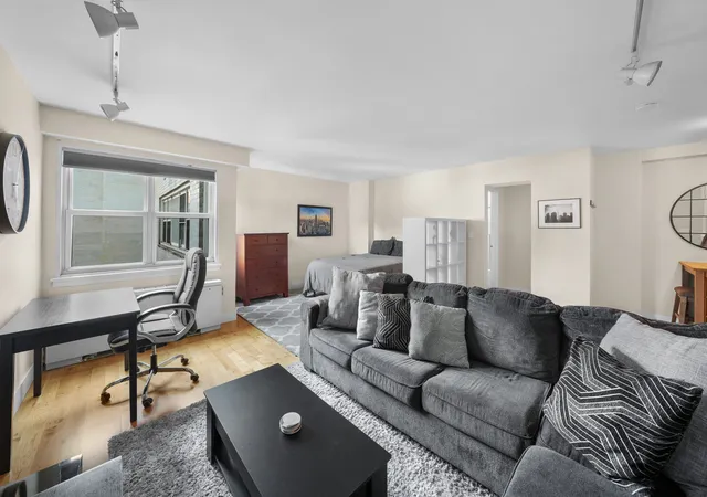 5th image of 101 W 12Th St #9Z, New York, NY 10011 | MLS# RLS20045302