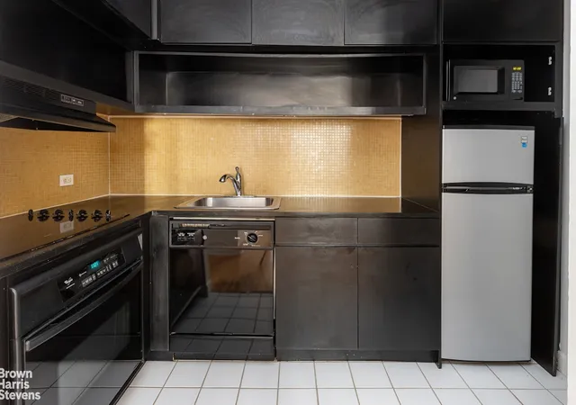 Photo 4 of House for sale at 56 Pine St #10G, New York, NY 10005 | MLS# RLS20045325 | Listing updated on 2026-05-24