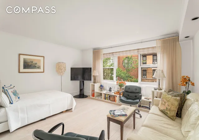 Listing Photo 4 - Condo for sale in building located at 251 E 51St St, New York, NY 10022 - Unit #6K