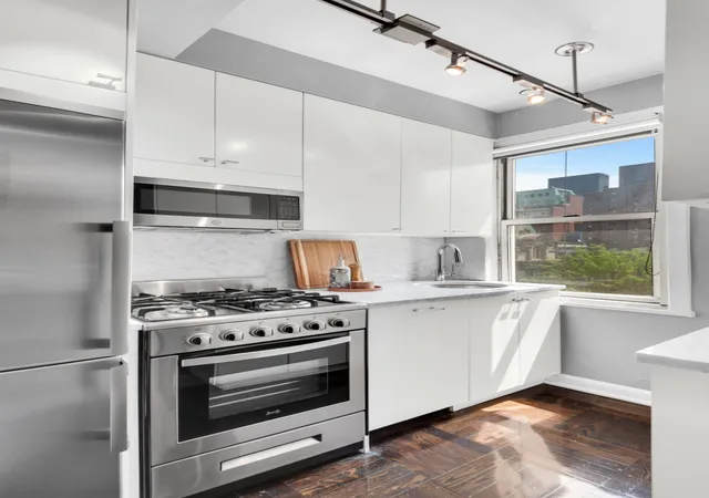 Photo 3 of House for sale at 220 Madison Ave #8H, New York, NY 10016 | MLS# RLS20045494 | Listing updated on 2025-12-14