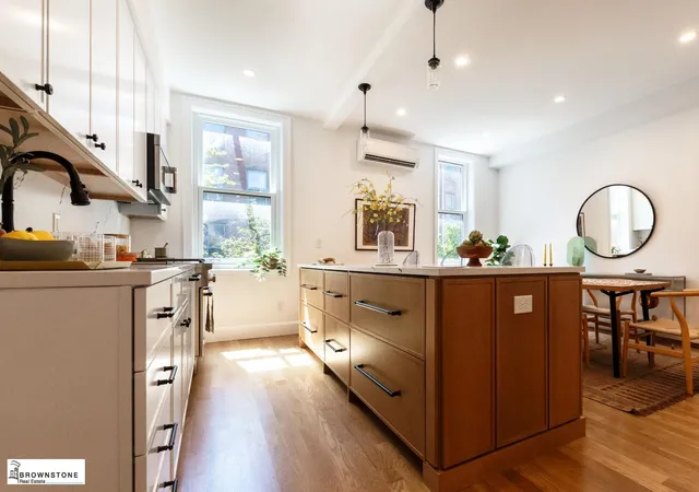 Photo 3 of Single family home for sale at 72 Verandah Pl, Brooklyn, NY 11201 | MLS# RLS20045537 | Listing updated on 2026-04-21