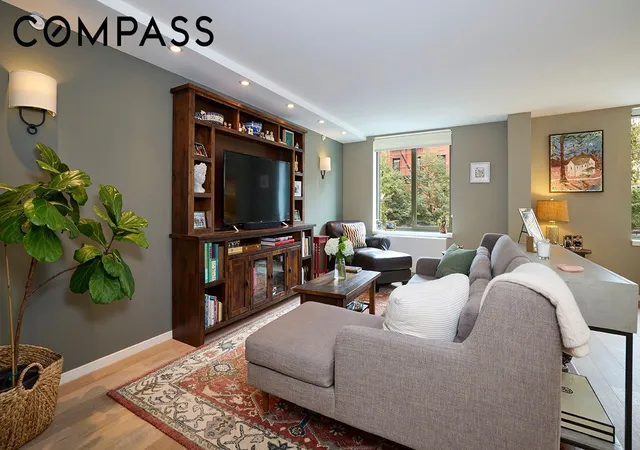 Listing Photo 1 - Condo for sale in building located at 101 W 87Th St, New York City, NY 10024 - Unit #205