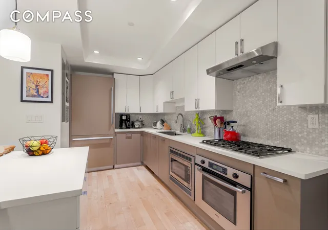 Photo 2 of Townhouse for sale at 560 Carroll St #1D, Brooklyn, NY 11215 | MLS# RLS20045699 | Listing updated on 2025-12-21