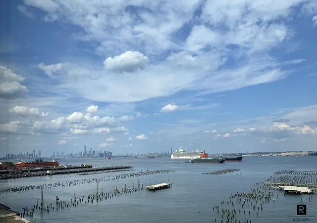 1st image of 10 Bay Street Lndg #5-B, New York City, NY 10301 | MLS# RLS20045848