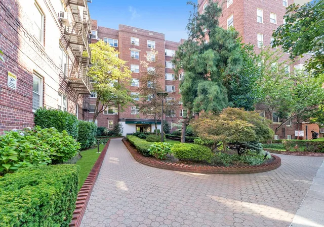 18th image of 68 61 Yellowstone Blvd #519, Forest Hills, NY 11375 | MLS# RLS20045900