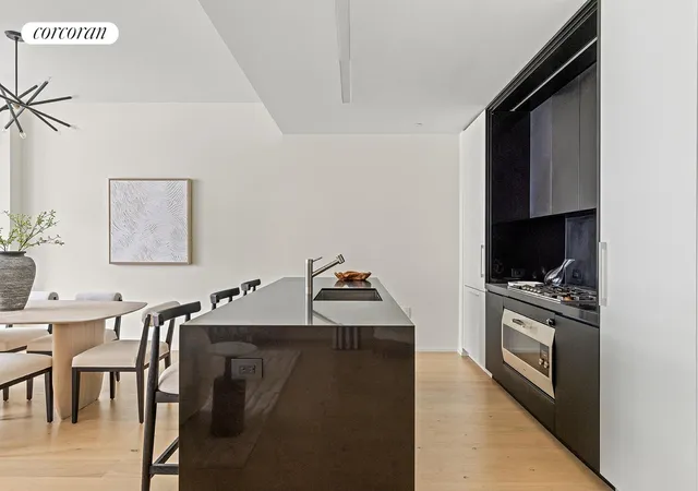 Photo 2 of House for sale at 121 E 22nd Street #N402, New York, NY 10010 | MLS# RLS20045996 | Listing updated on 2025-12-15