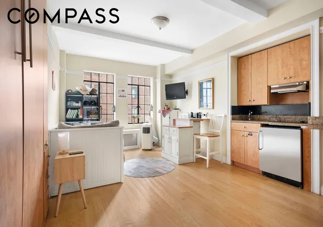 Homes for sale in New York City, NY | 25 Tudor City Pl #922, New York City, NY 10017 | MLS# RLS20046209