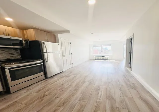 Photo 3 of Condo for sale at 28 20 Astoria Blvd #404, Astoria, NY 11102 | MLS# RLS20046724 | Listing updated on 2026-04-22